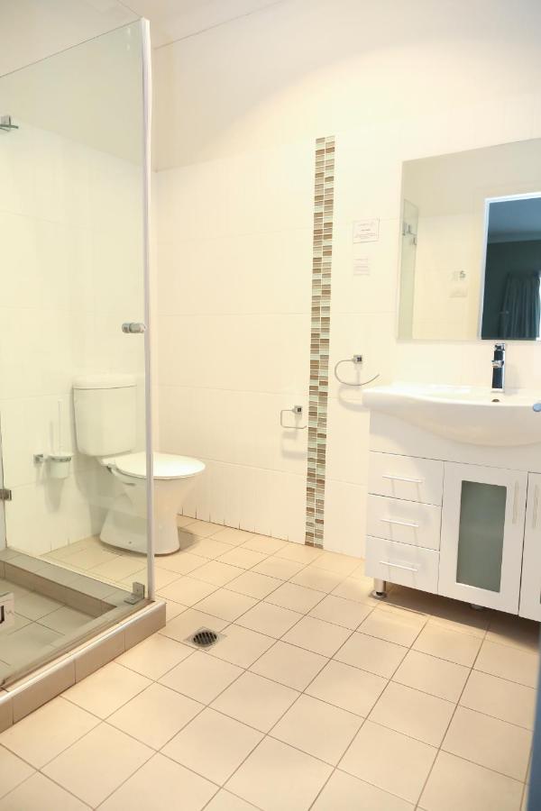 Centrepoint Apartments Грифит Екстериор снимка