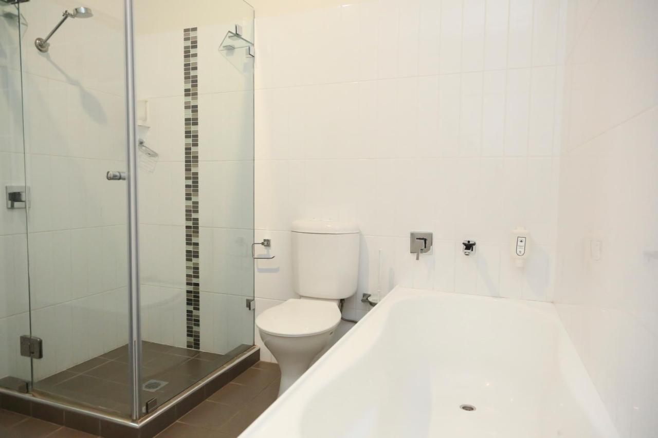 Centrepoint Apartments Грифит Екстериор снимка