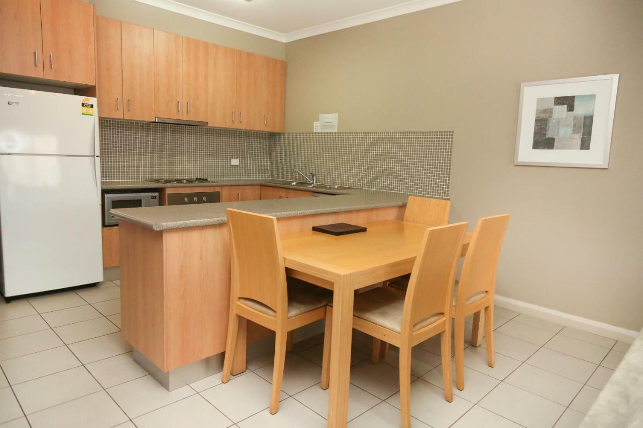 Centrepoint Apartments Грифит Екстериор снимка